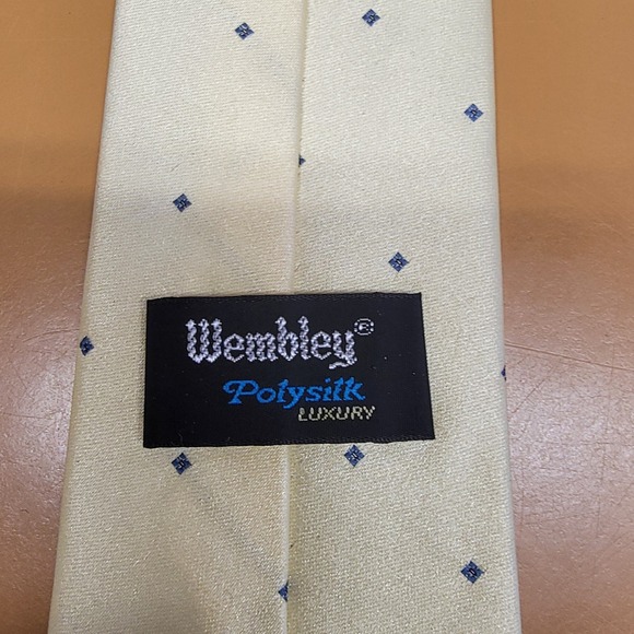 Wembley Polysilk Luxury Men Necktie Pale Yellow Blue Diamond Pattern Made in USA - Picture 2 of 6